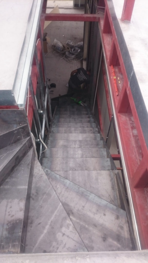 ΜΕΤΑΛΛΙΚΗ-ΣΚΑΛΑ-ΓΛΥΦΑΔΑ-TTCONSTRUCTIONS-3-576×1024